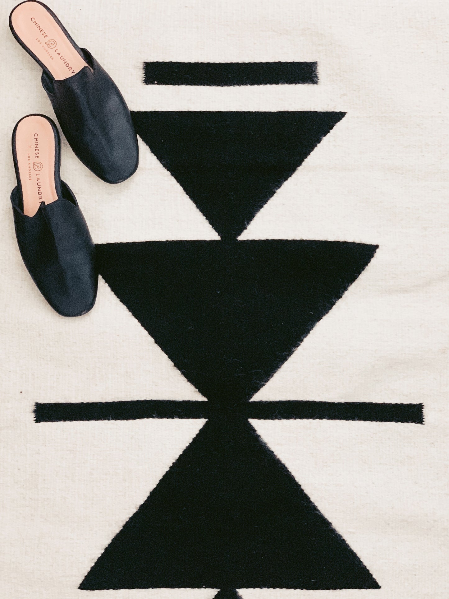 Black and white Zapotec accent rug